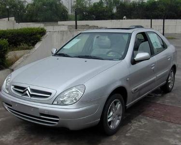 雪铁龙赛纳的音响主机